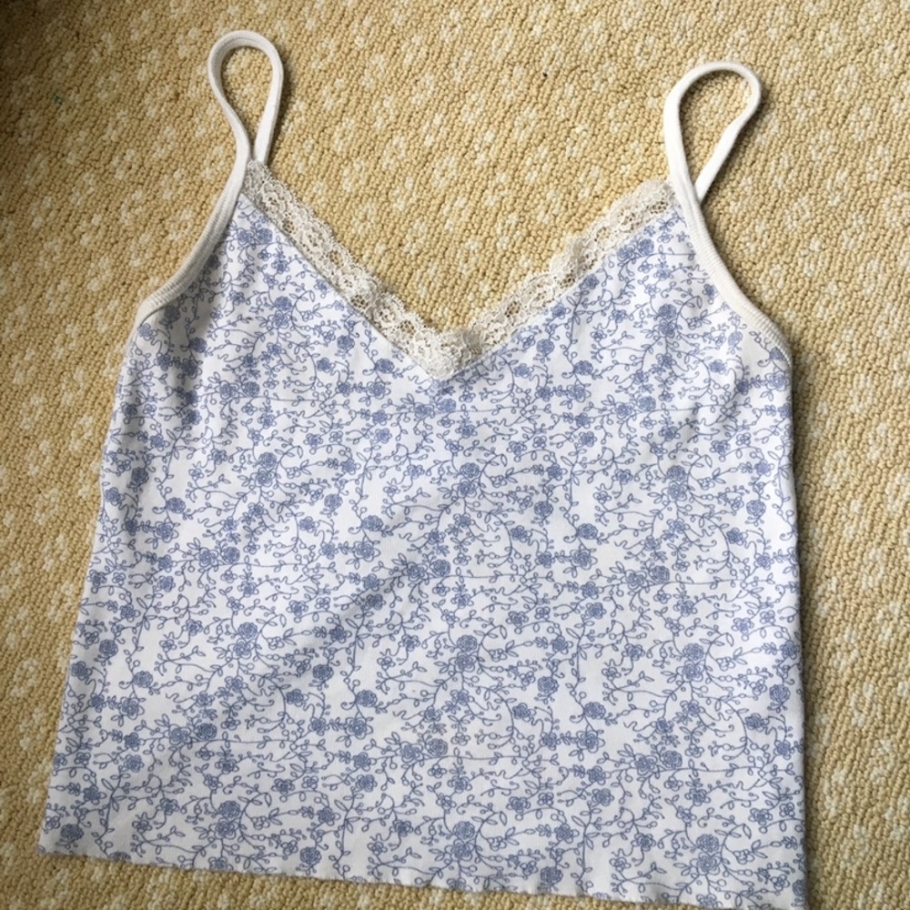 Brandy Melville Nicolette floral lace tank